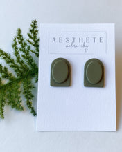 Load image into Gallery viewer, Archway Stud