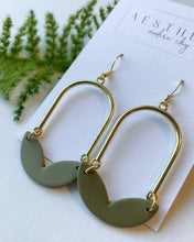Load image into Gallery viewer, Maple Earrings