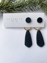 Load image into Gallery viewer, Briar Earring Set