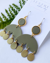 Load image into Gallery viewer, Bitterroot Earrings
