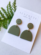 Load image into Gallery viewer, Marigold Earrings
