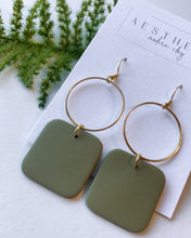 Load image into Gallery viewer, Gardenia Earrings
