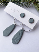 Load image into Gallery viewer, Briar Earring Set - Silver
