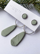 Load image into Gallery viewer, Briar Earring Set - Silver
