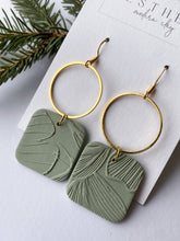 Load image into Gallery viewer, Gardenia Earrings
