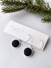 Load image into Gallery viewer, Stella Hoops - Silver
