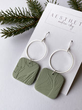 Load image into Gallery viewer, Gardenia Earrings - Silver
