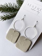 Load image into Gallery viewer, Gardenia Earrings - Silver
