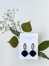Load image into Gallery viewer, Ainsley Earrings
